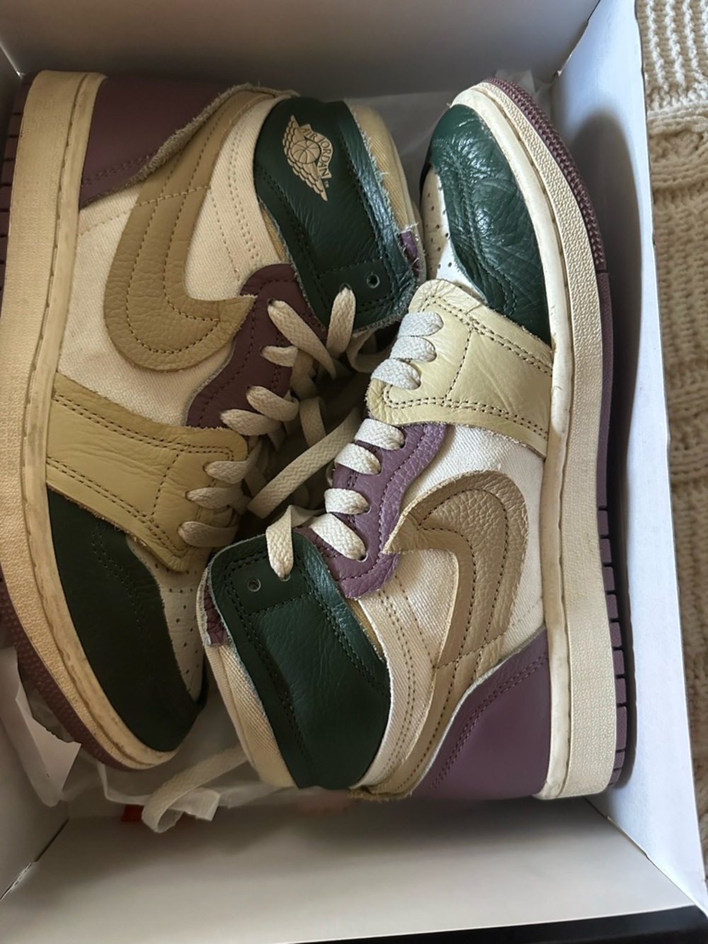 Jordan WMNS Air Jordan 1 Mid in Sail, Black & Desert